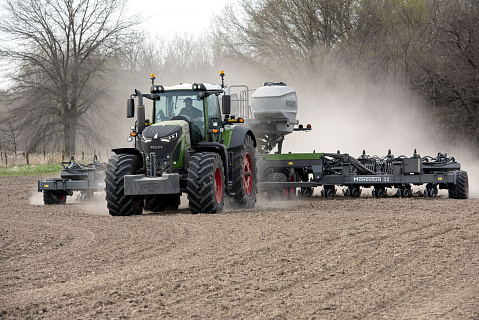 Бренд Fendt представит обновленные тракторы 900 серии 7-го поколения и 1000 серии 3-го поколения